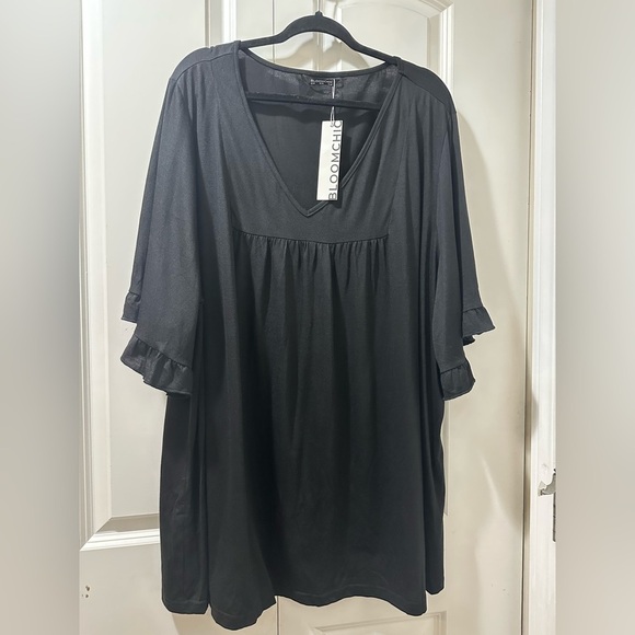 BloomChic Plus Size 4XL Solid Gathered Ruffle Trim Flounce Sleeve T-shirt us26 - Picture 2 of 7